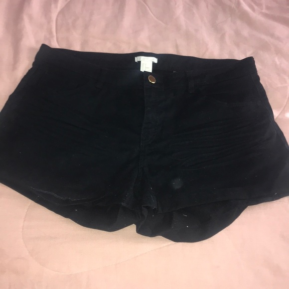 H&M Pants - Shorts 12 new H&M Pants - Shorts 12 new